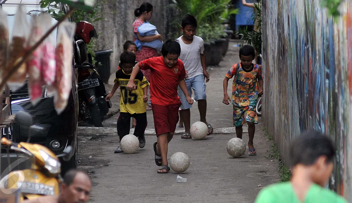 Sepak Bola dalam Beberapa Babak : Kenangan Anak 90-an di Jalanan Jelambar 1